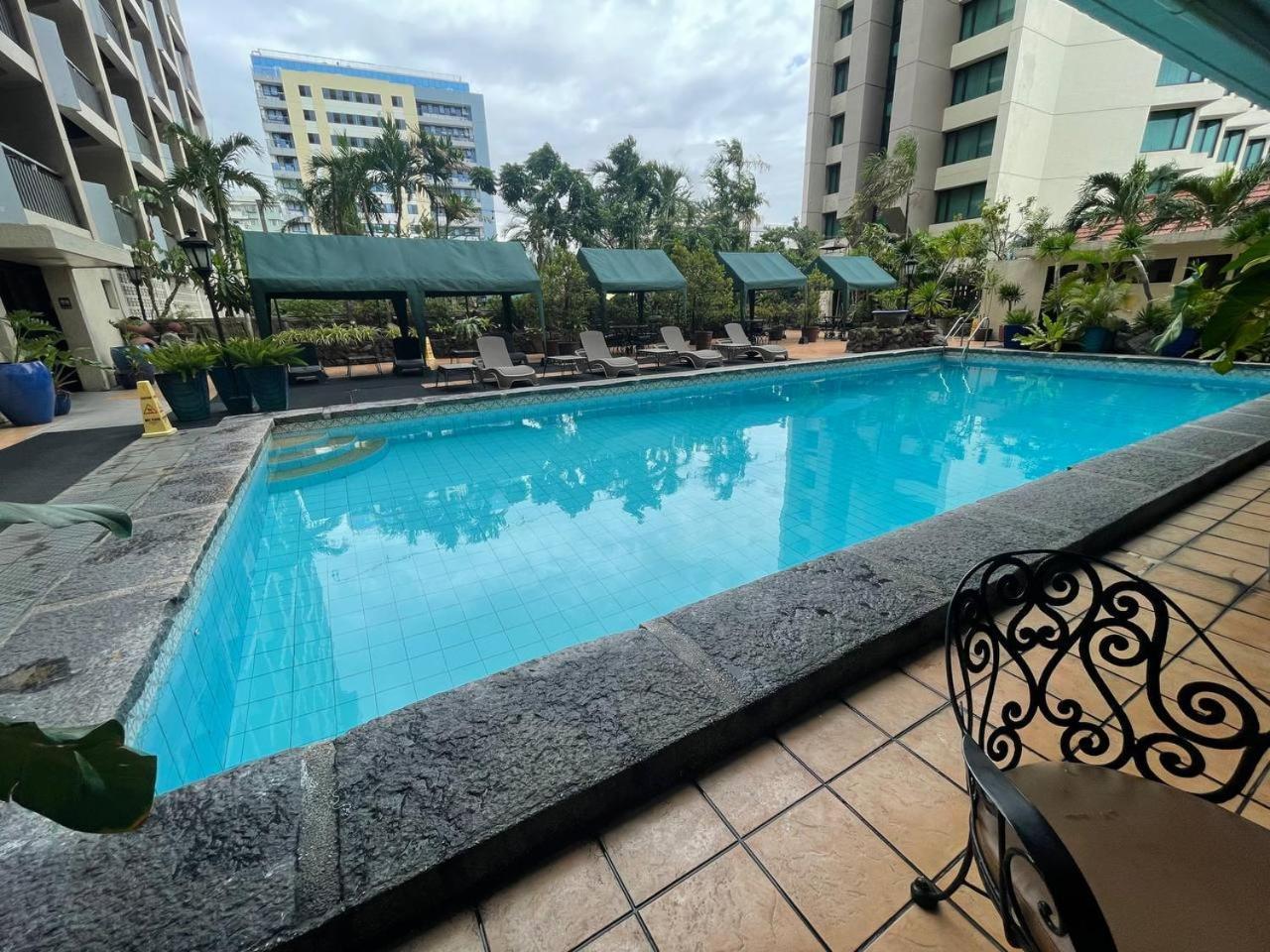 Copacabana Apartment Hotel Pasay Exteriör bild