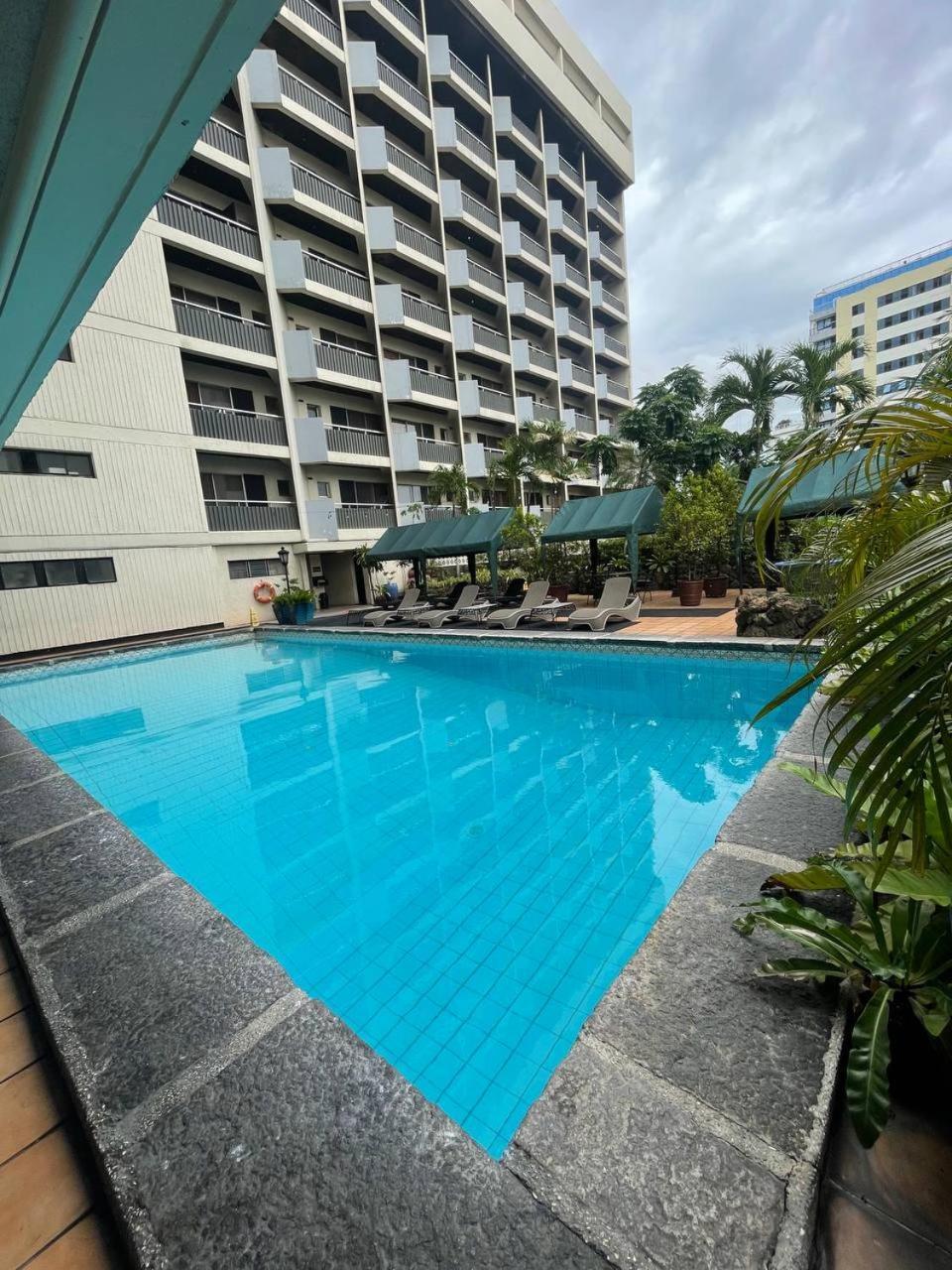 Copacabana Apartment Hotel Pasay Exteriör bild